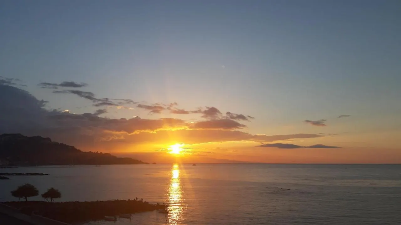 アパート Panoramic Terrace Room ジャルディーニ・ナクソス